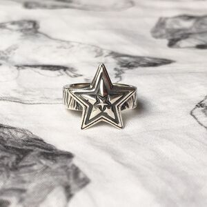 Cody Sanderson Tiny Star in Star with Cat Scratch Ring - US5
